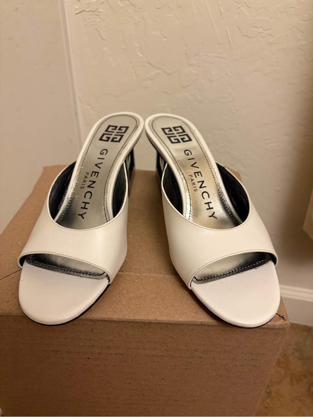 Givenchy Cream Leather Open-Toe Slip-On Mules